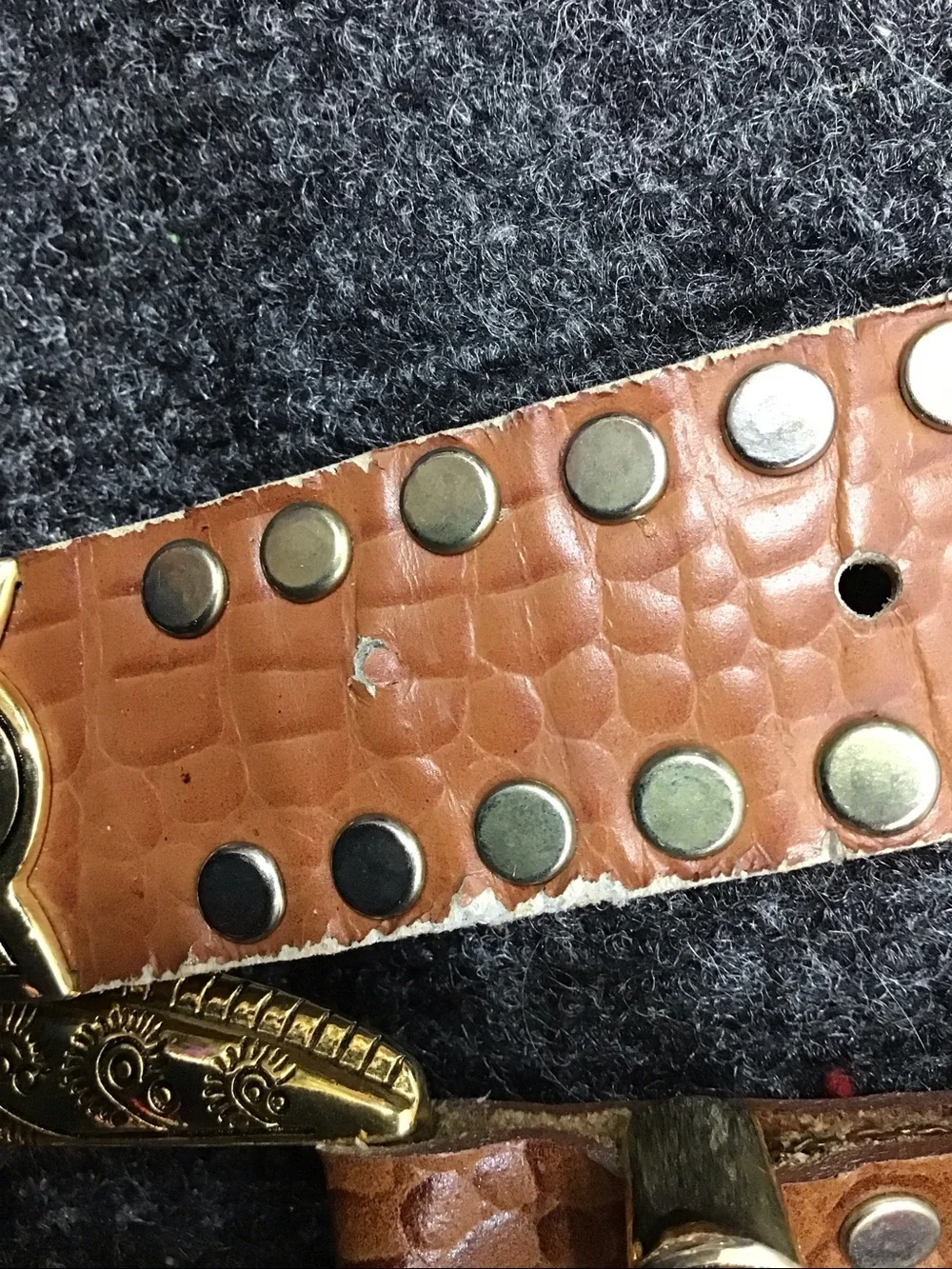 Vintage 80’s gold mesh and croc embossed leather western statement belt 30